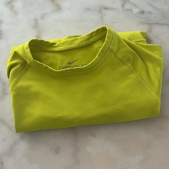 Nike therma fit brigth yellow volt long sleeve top Sz Small women's - Picture 12 of 12